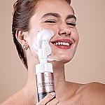 Foto 2 do DERMACOS ESPUMA DE LIMPEZA REJUVENESCEDORA 150ML